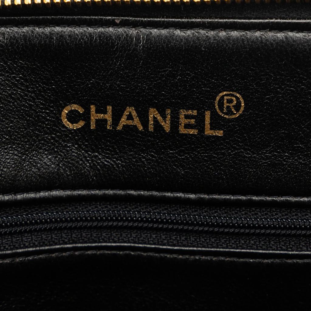 Pre-Owned Dome Leather Chanel Authenticated Quilted Shoulder Bag (Good) Unisex Black Lambskin
