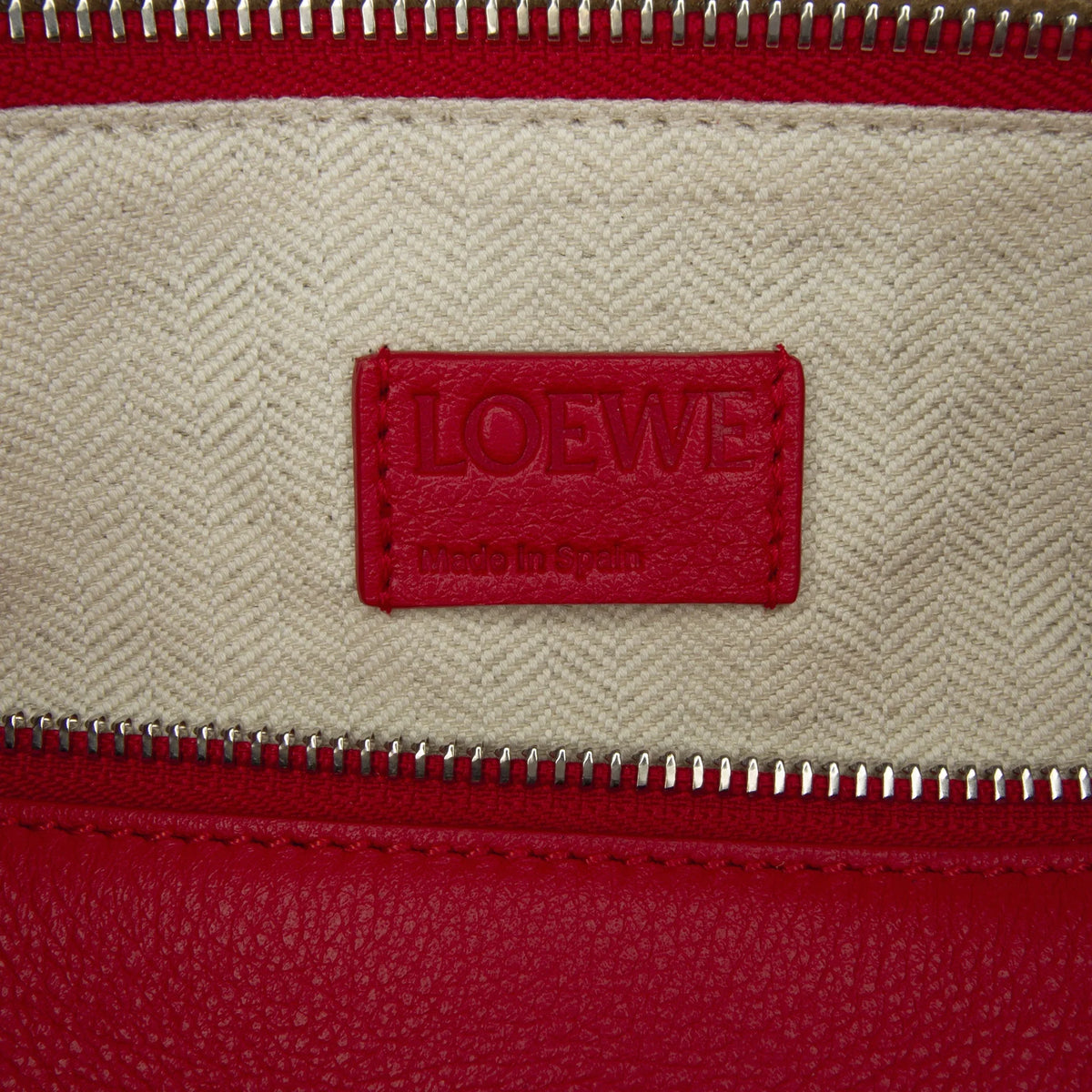Red Puzzle (Good) Pre-Owned Authenticated Calf Mushroom Small Leather Satchel Edge Unisex LOEWE