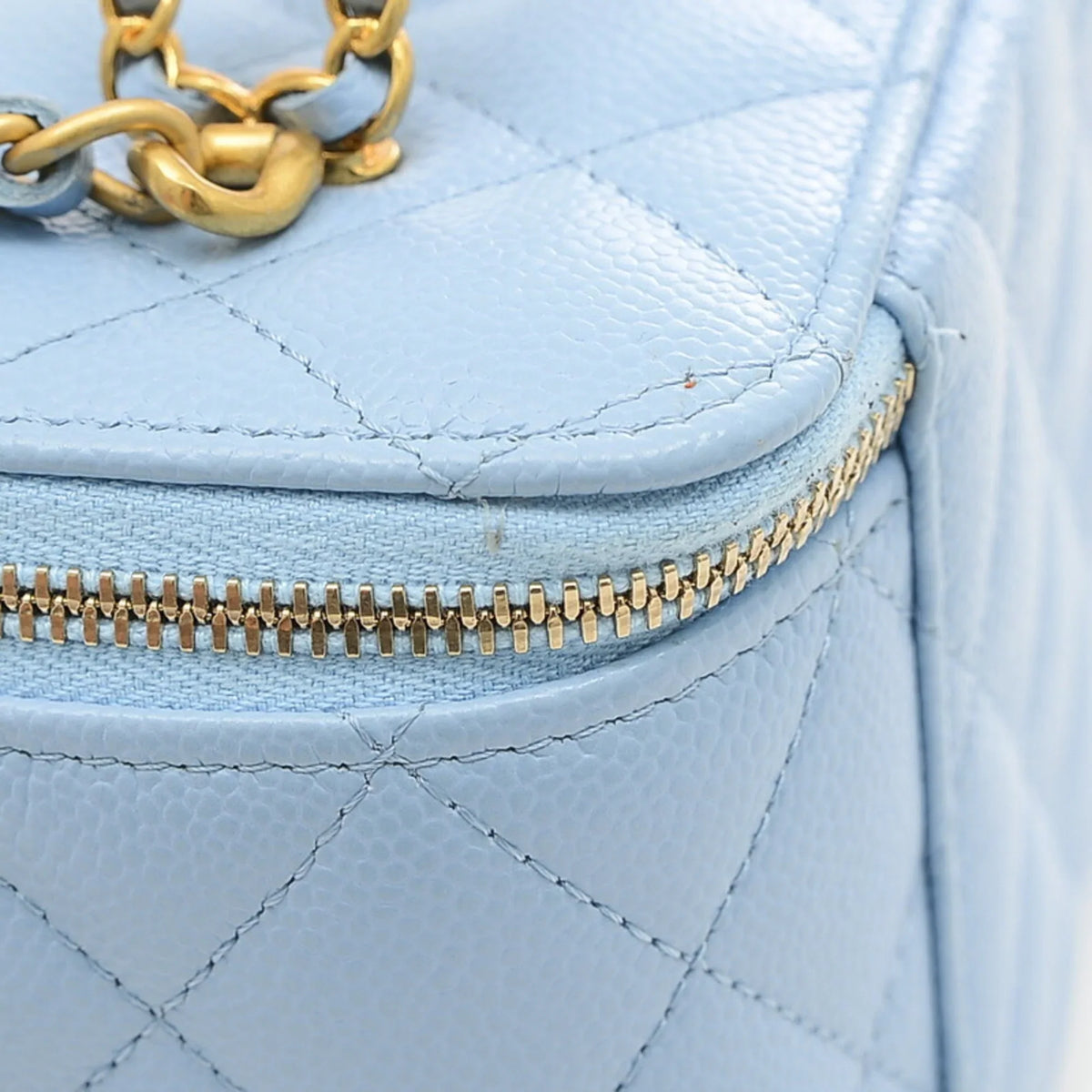 (Good) Pre-Owned Vanity Hardware Caviar Logo Gold Chanel Bag Handle AP2805 Blue Skin Shoulder