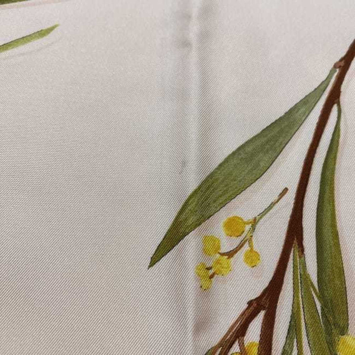 Silk Accessories Pre-Owned Scarf Ferragamo Flower Salvatore (Good) 100% Fashion Pink Yellow Women's