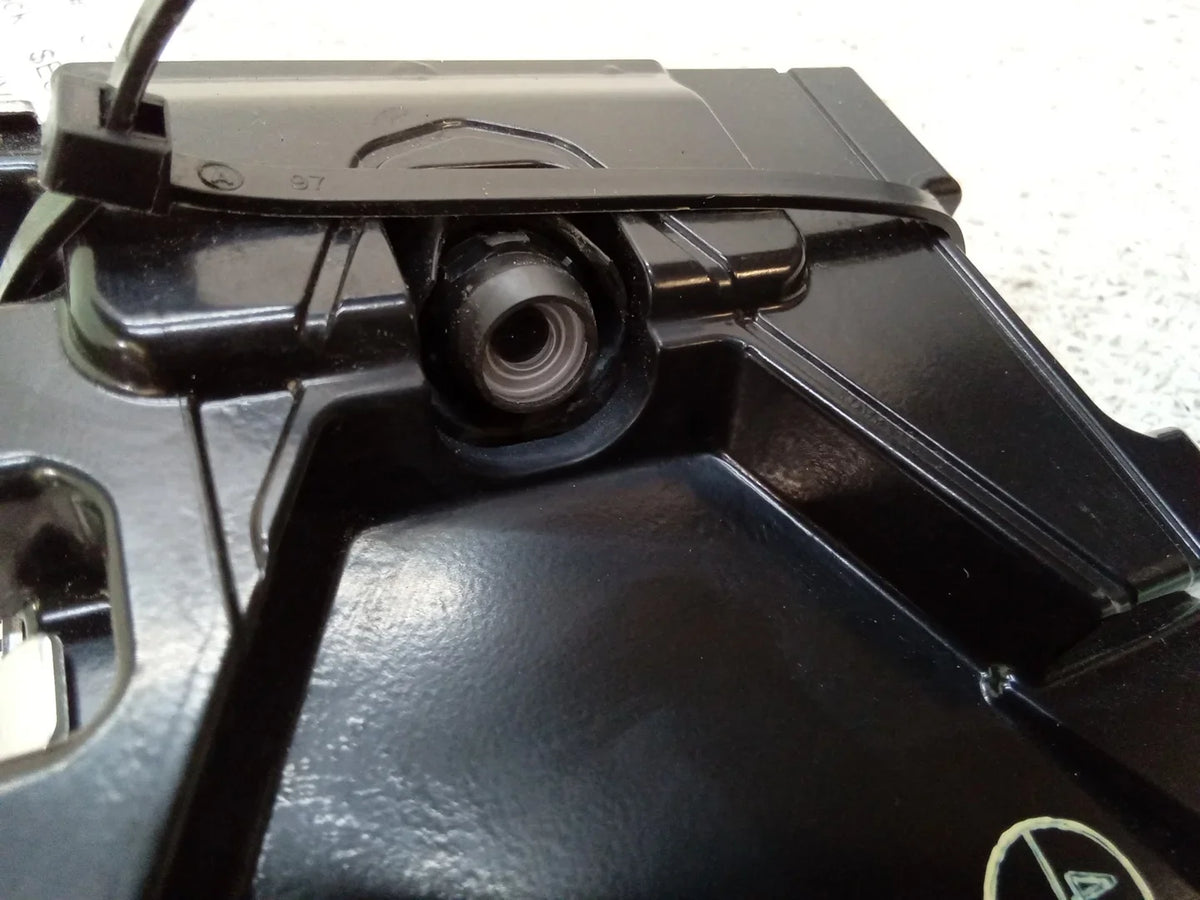 Lane Pre-Owned Front OEM Warning Camera Toyota 8646C-47032 (Good) 2018 Prius Departure Windshield