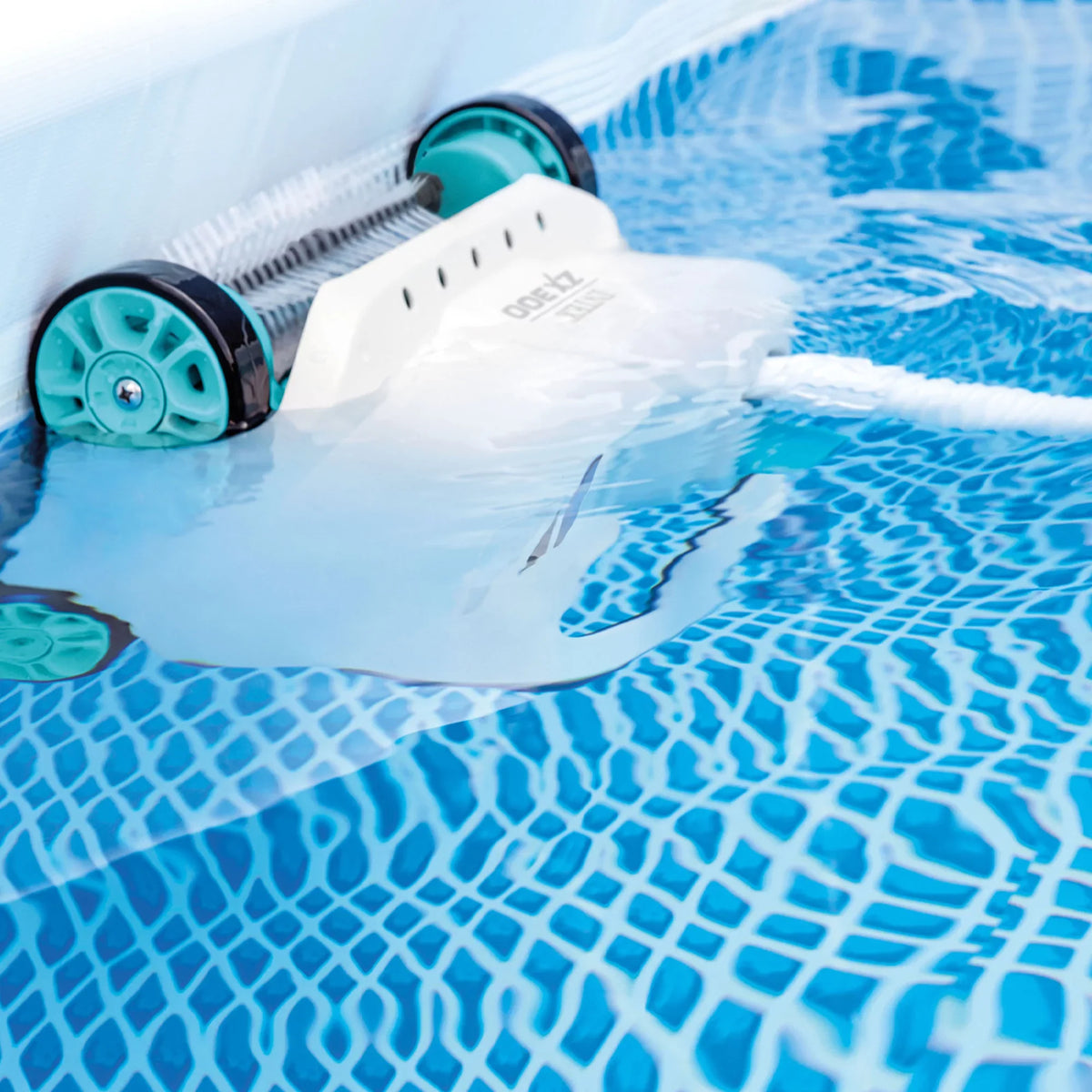 XTR 18' Ultra 52" Above Ground Intex Pool & with Vacuum Set x Pump Robot
