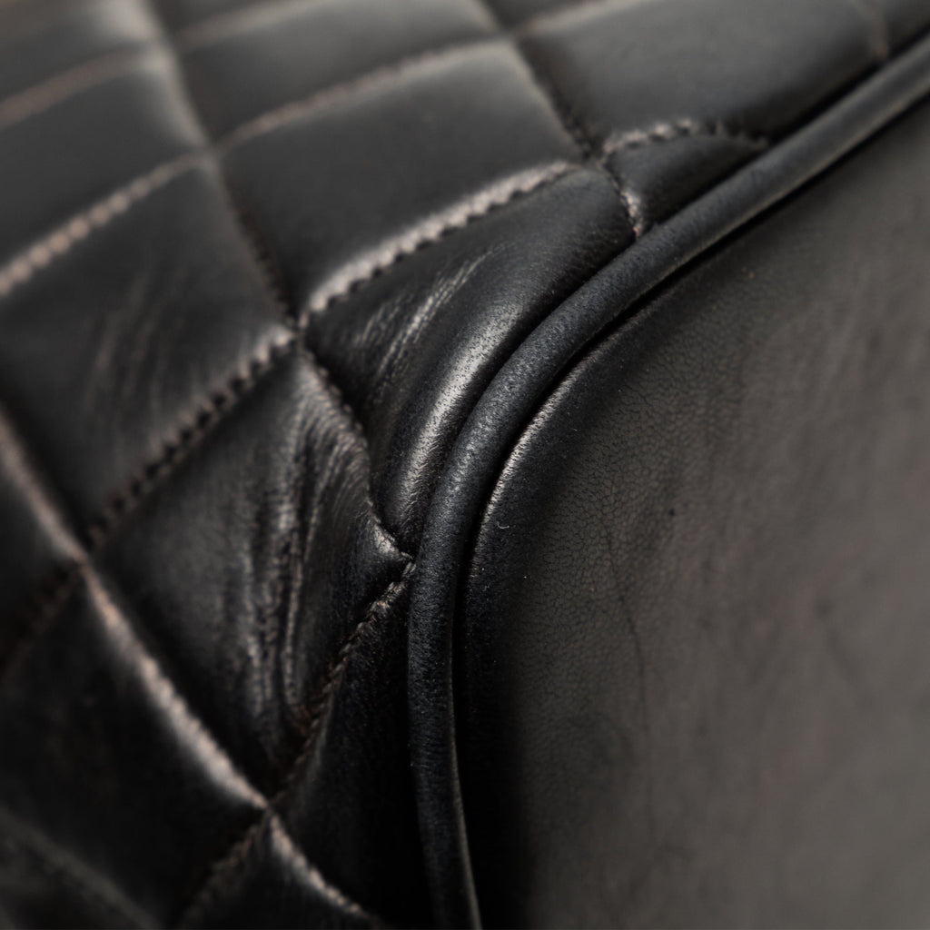 Pre-Owned Dome Leather Chanel Authenticated Quilted Shoulder Bag (Good) Unisex Black Lambskin