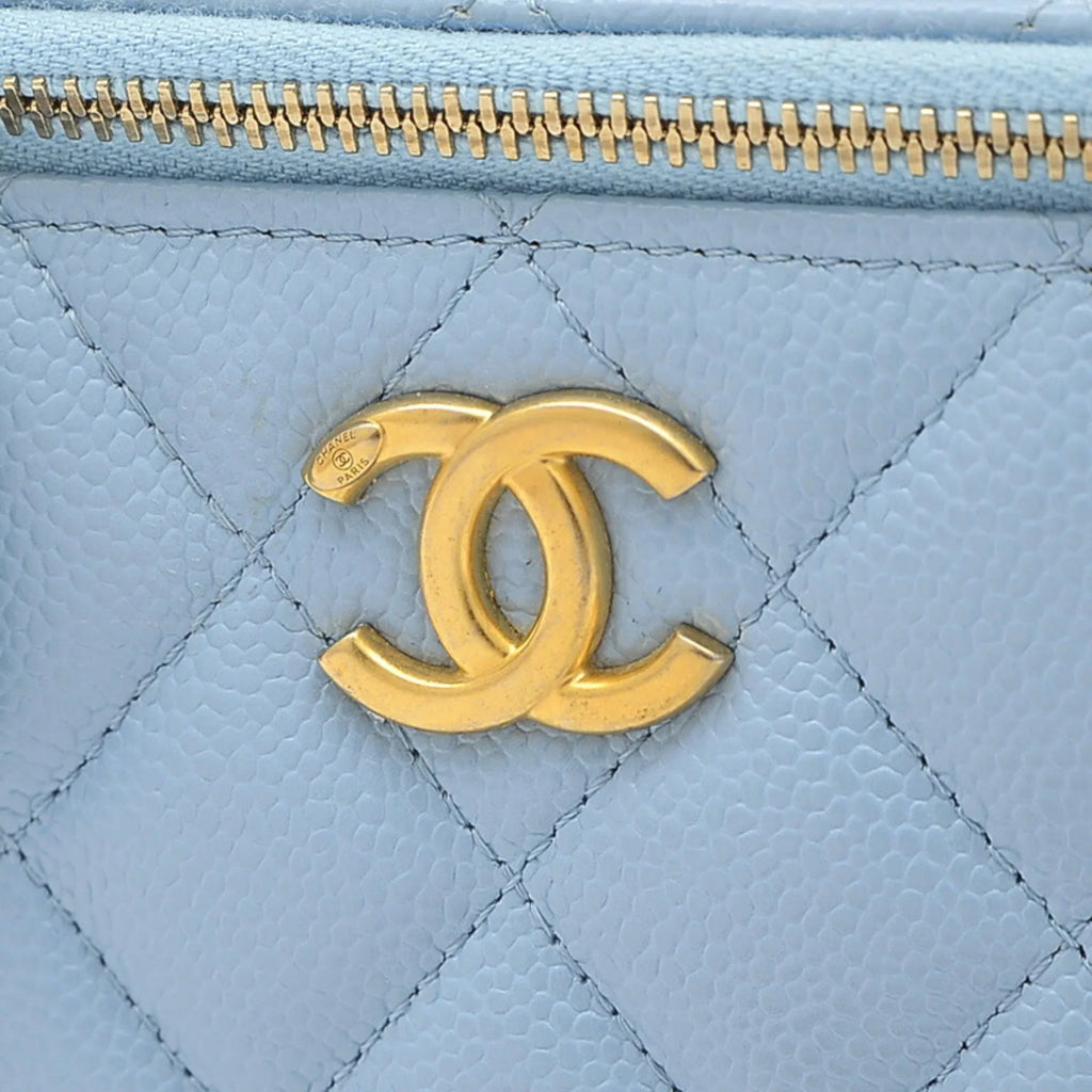 (Good) Pre-Owned Vanity Hardware Caviar Logo Gold Chanel Bag Handle AP2805 Blue Skin Shoulder