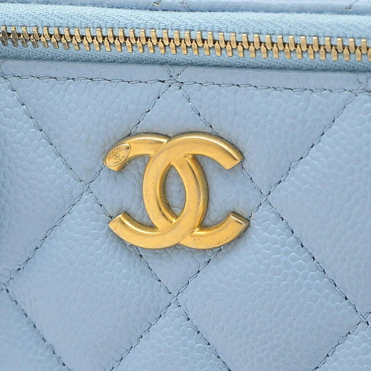 (Good) Pre-Owned Vanity Hardware Caviar Logo Gold Chanel Bag Handle AP2805 Blue Skin Shoulder